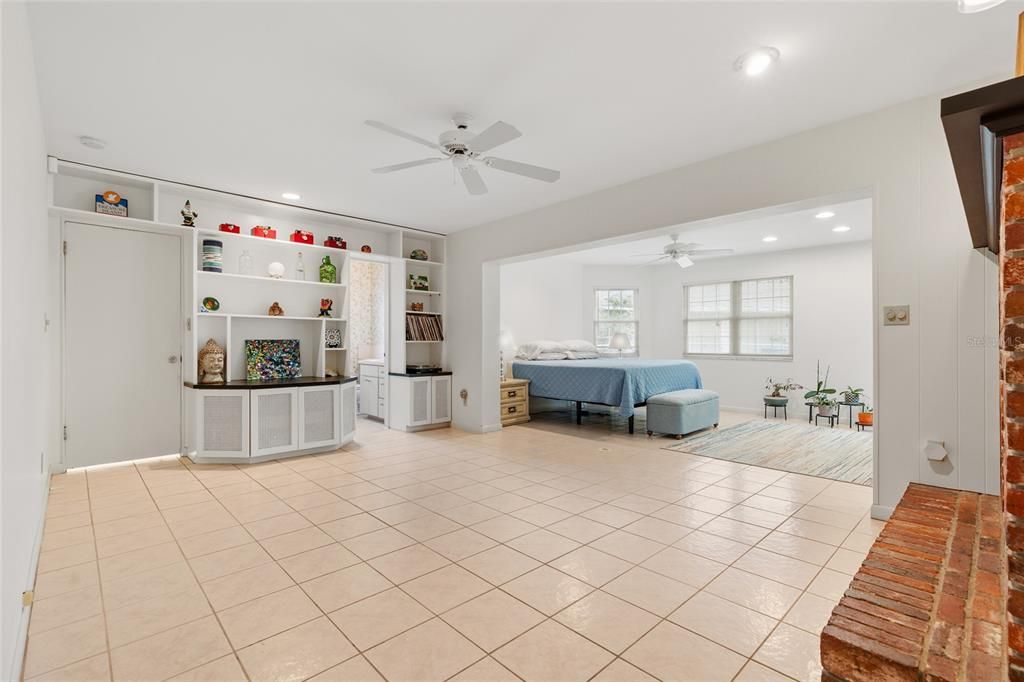 En Venta: $725,000 (3 camas, 2 baños, 2374 Pies cuadrados)