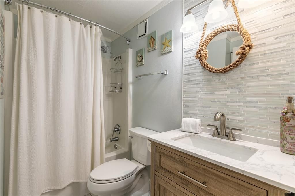 For Sale: $489,000 (2 beds, 2 baths, 888 Square Feet)