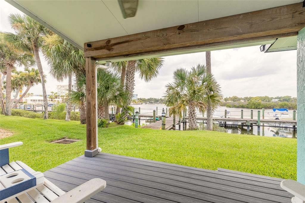 For Sale: $489,000 (2 beds, 2 baths, 888 Square Feet)
