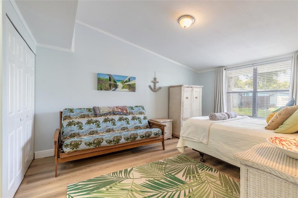 For Sale: $489,000 (2 beds, 2 baths, 888 Square Feet)
