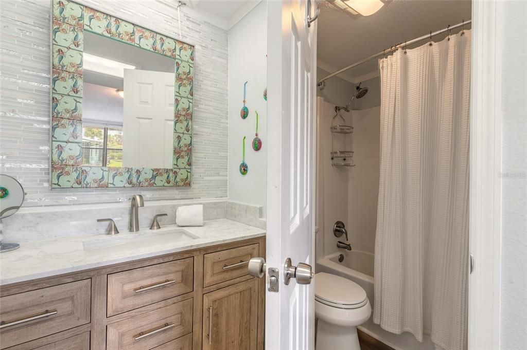 For Sale: $489,000 (2 beds, 2 baths, 888 Square Feet)