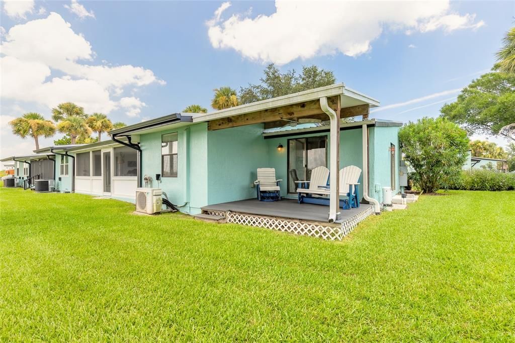 For Sale: $489,000 (2 beds, 2 baths, 888 Square Feet)