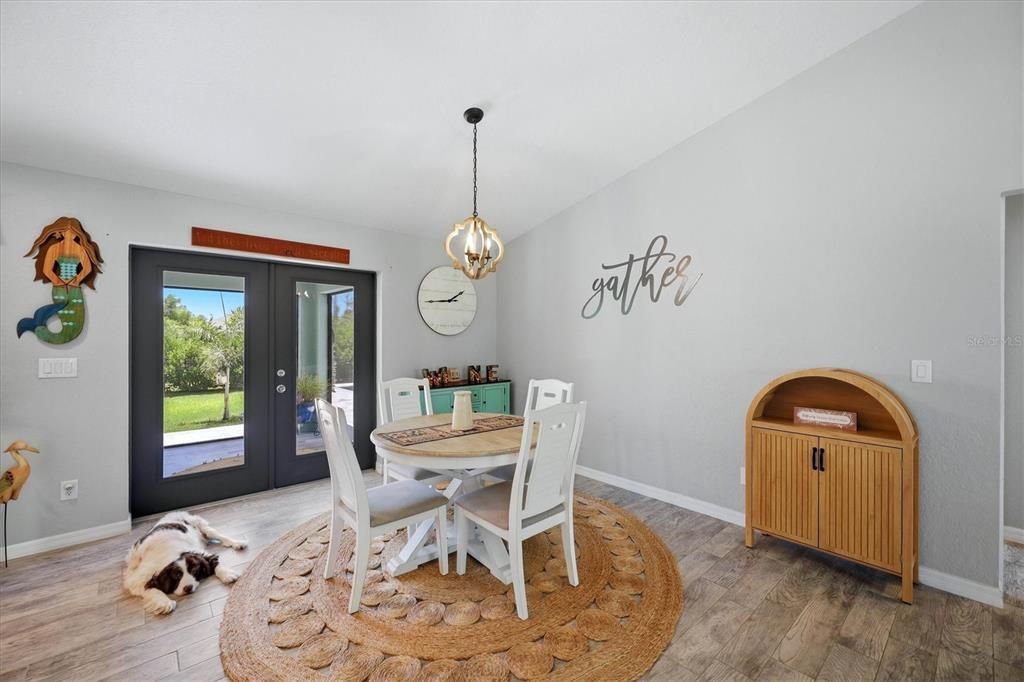 En Venta: $449,900 (3 camas, 2 baños, 1640 Pies cuadrados)
