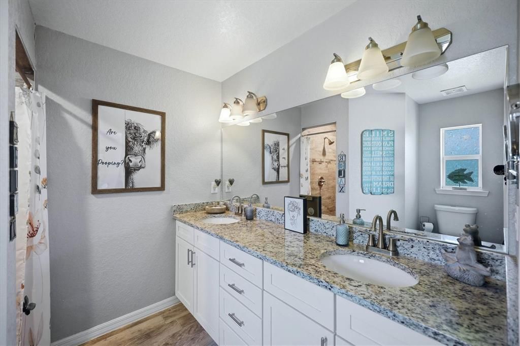 En Venta: $449,900 (3 camas, 2 baños, 1640 Pies cuadrados)