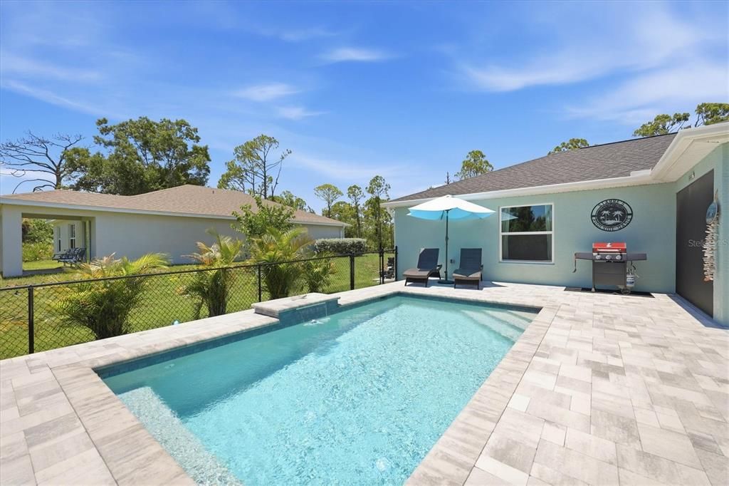 En Venta: $449,900 (3 camas, 2 baños, 1640 Pies cuadrados)