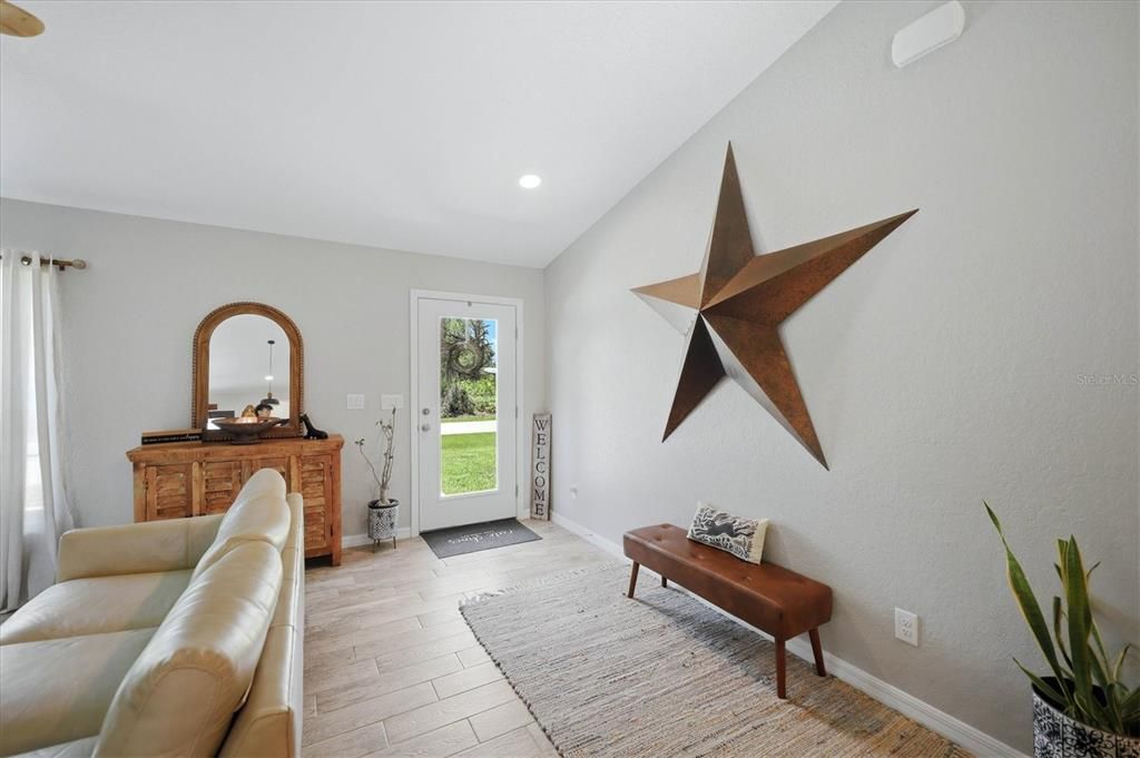 En Venta: $449,900 (3 camas, 2 baños, 1640 Pies cuadrados)