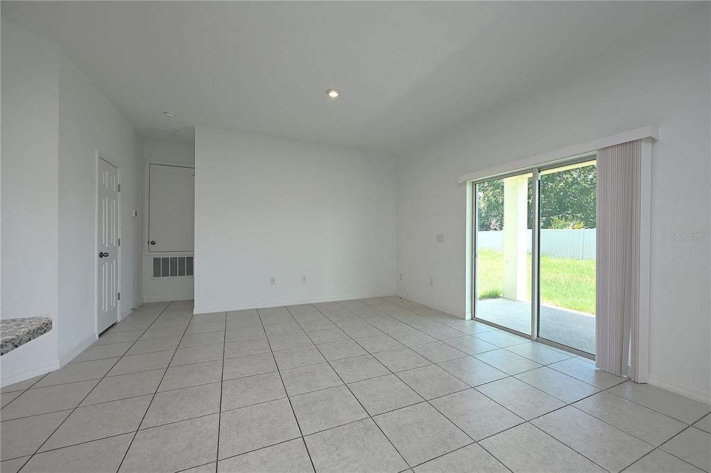 В аренду: $1,800 (3 спален, 2 ванн, 1350 Квадратных фут)
