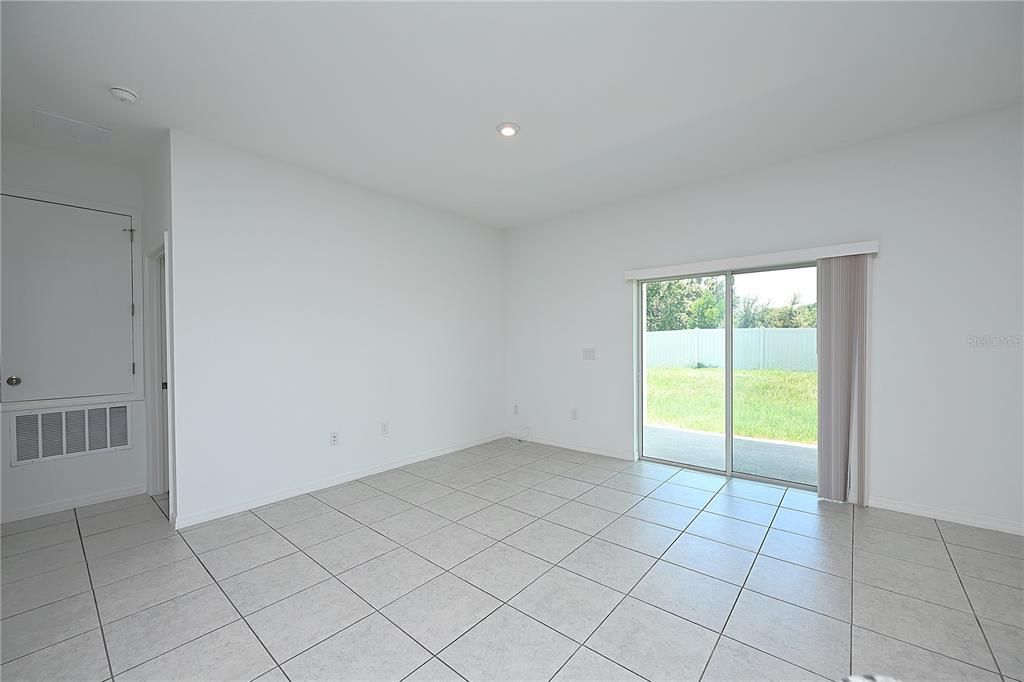 В аренду: $1,800 (3 спален, 2 ванн, 1350 Квадратных фут)