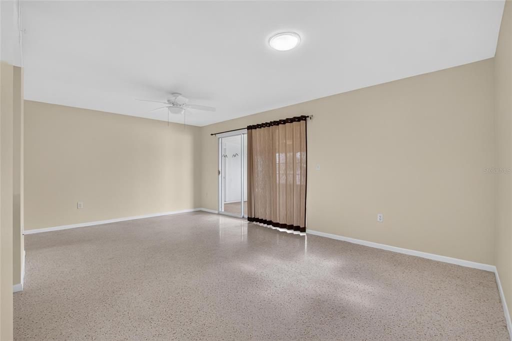 В аренду: $1,850 (2 спален, 2 ванн, 1266 Квадратных фут)