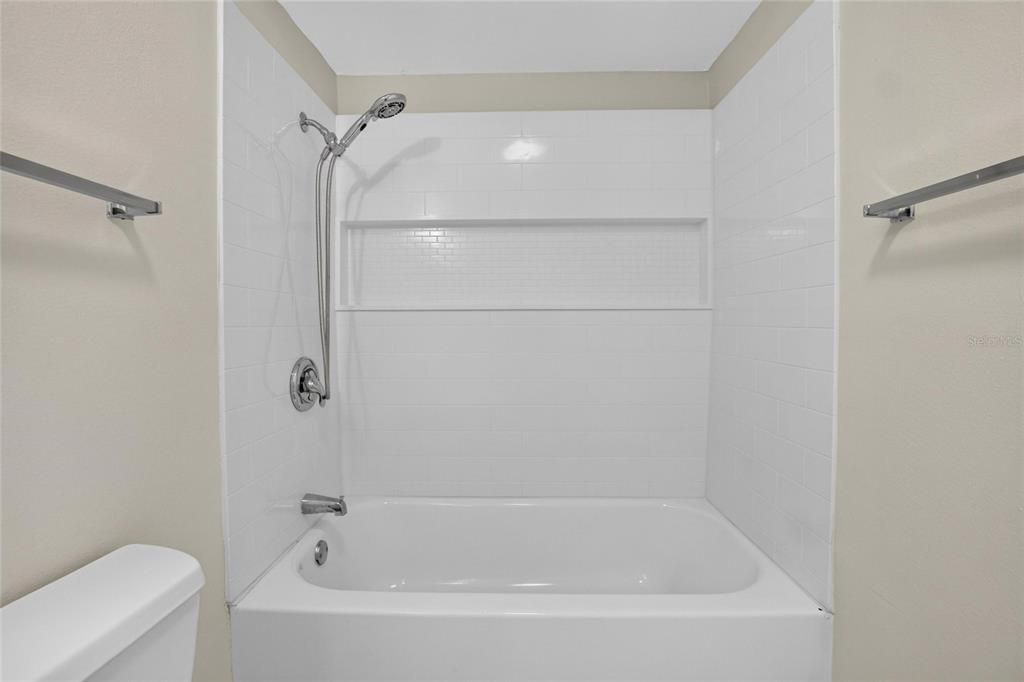 В аренду: $1,850 (2 спален, 2 ванн, 1266 Квадратных фут)
