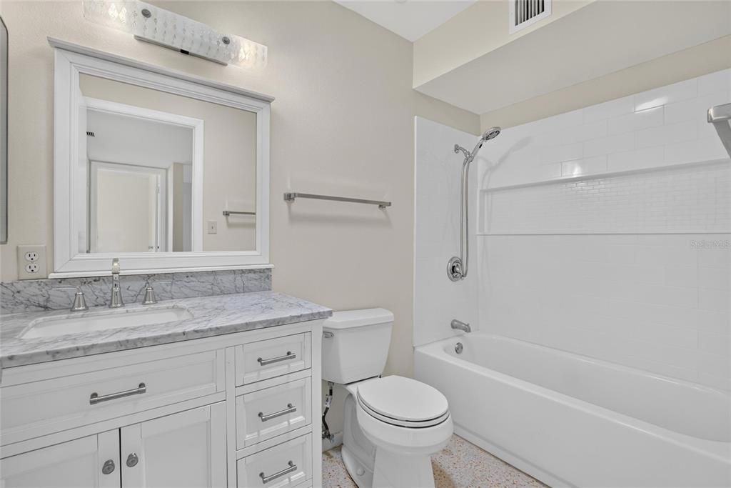 В аренду: $1,850 (2 спален, 2 ванн, 1266 Квадратных фут)