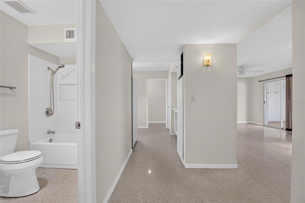 В аренду: $1,850 (2 спален, 2 ванн, 1266 Квадратных фут)