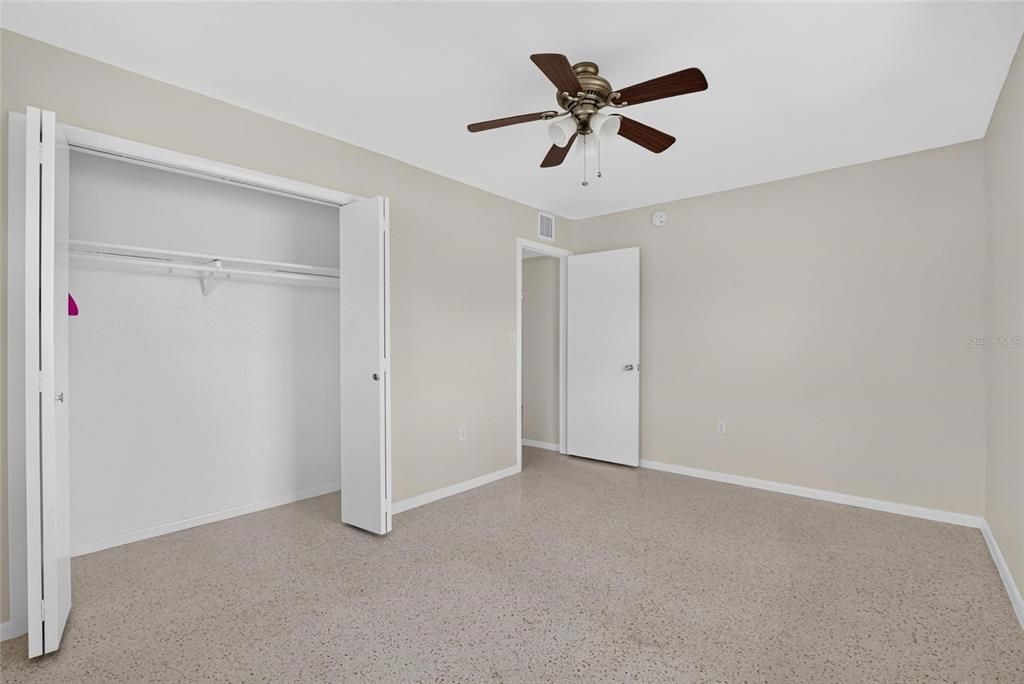 В аренду: $1,850 (2 спален, 2 ванн, 1266 Квадратных фут)