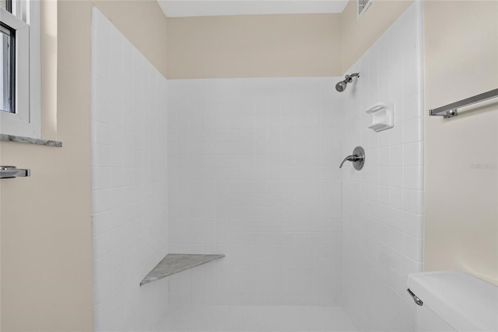 В аренду: $1,850 (2 спален, 2 ванн, 1266 Квадратных фут)