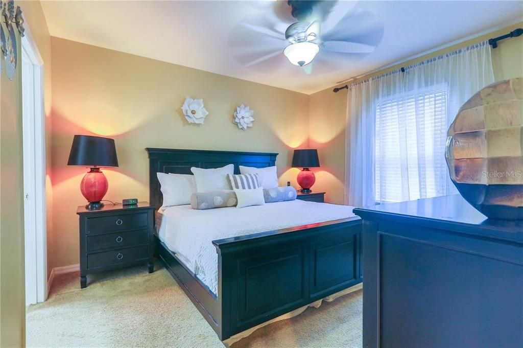 В аренду: $3,300 (5 спален, 4 ванн, 2059 Квадратных фут)