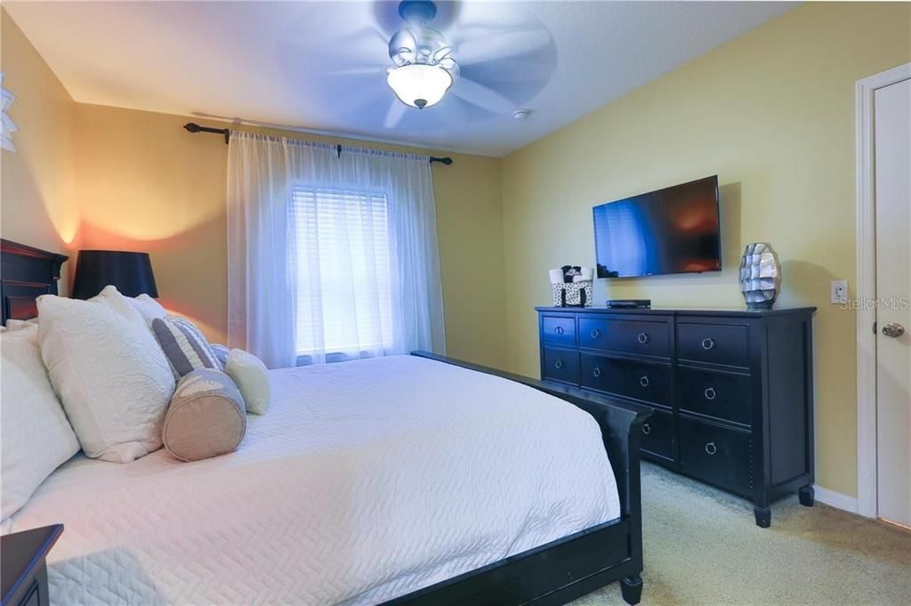 В аренду: $3,300 (5 спален, 4 ванн, 2059 Квадратных фут)