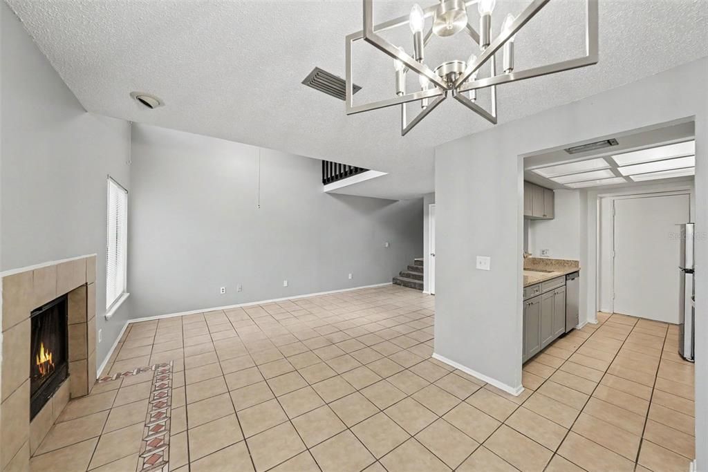 На продажу: $184,900 (2 спален, 1 ванн, 1096 Квадратных фут)