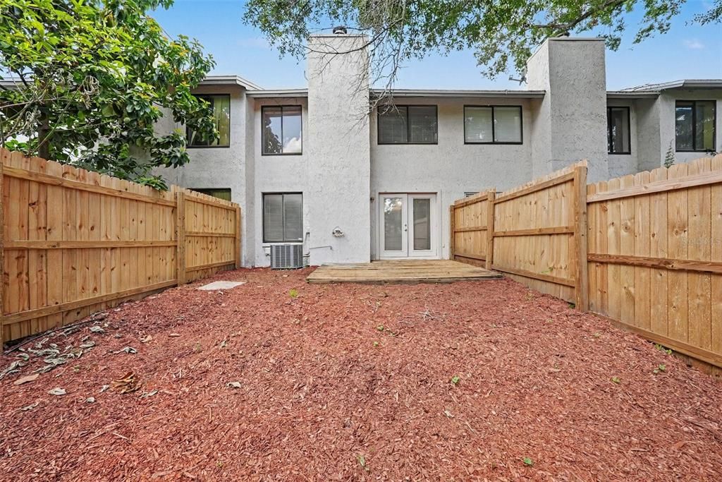 На продажу: $184,900 (2 спален, 1 ванн, 1096 Квадратных фут)