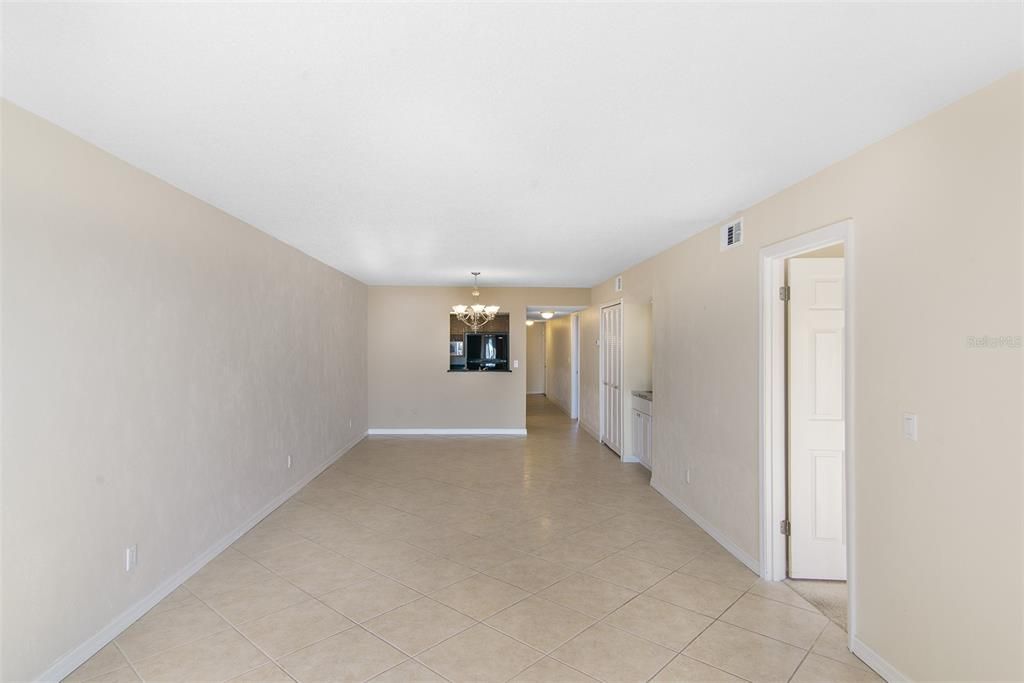 For Sale: $279,900 (2 beds, 2 baths, 1344 Square Feet)