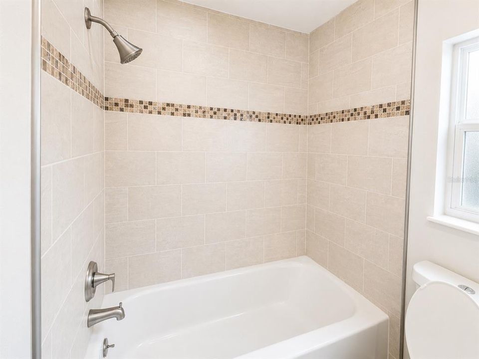 For Rent: $4,000 (4 beds, 2 baths, 1405 Square Feet)