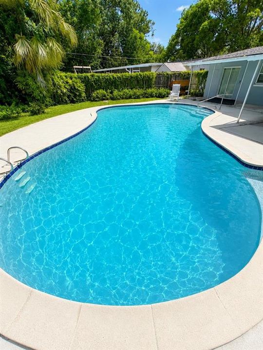 For Rent: $4,000 (4 beds, 2 baths, 1405 Square Feet)