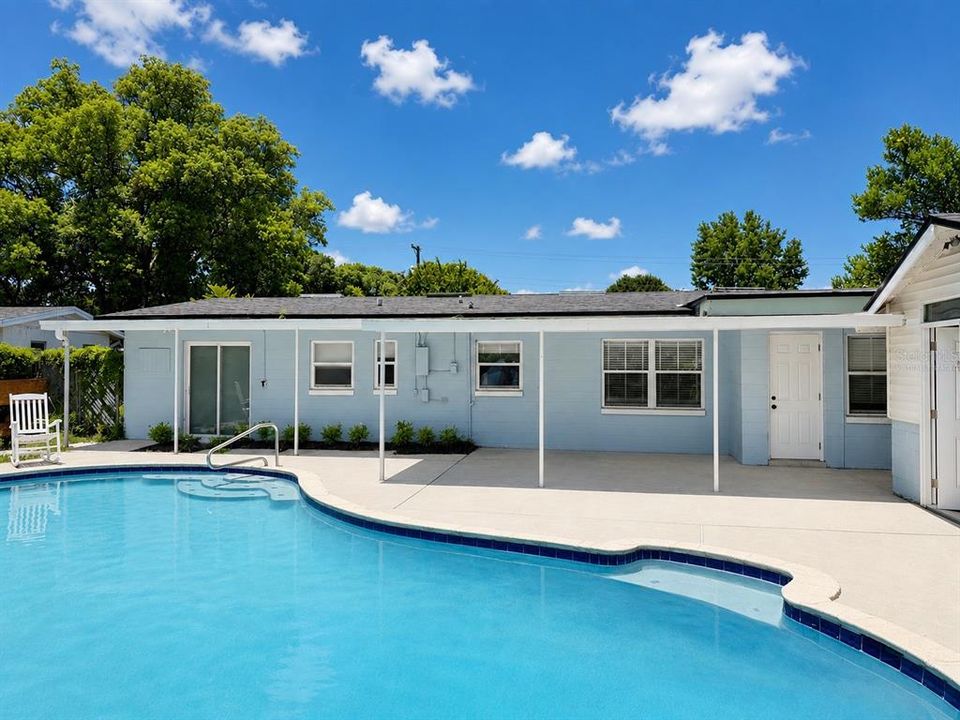 For Rent: $4,000 (4 beds, 2 baths, 1405 Square Feet)