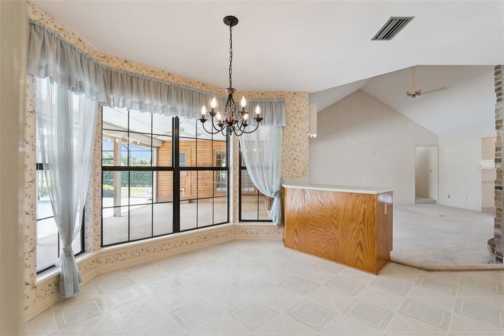 En Venta: $549,900 (4 camas, 3 baños, 3000 Pies cuadrados)