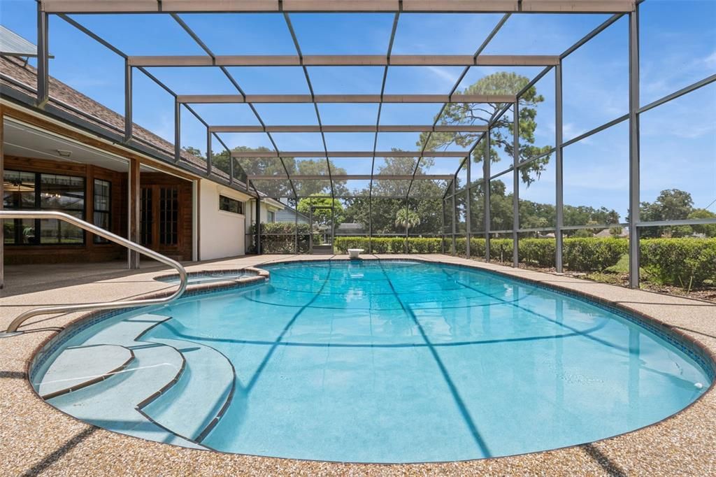 En Venta: $549,900 (4 camas, 3 baños, 3000 Pies cuadrados)