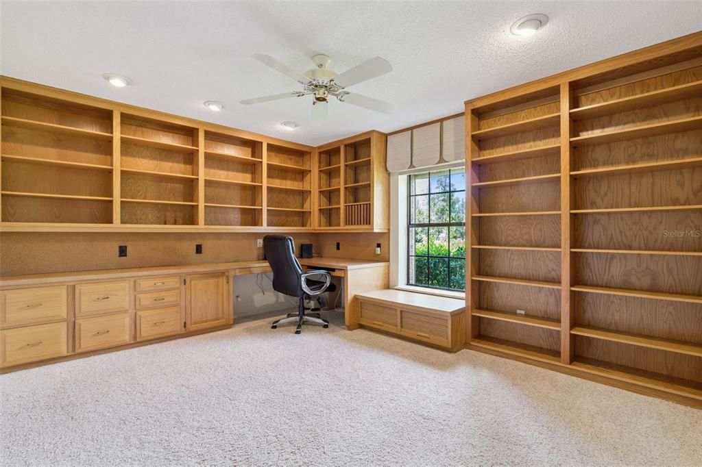 En Venta: $549,900 (4 camas, 3 baños, 3000 Pies cuadrados)
