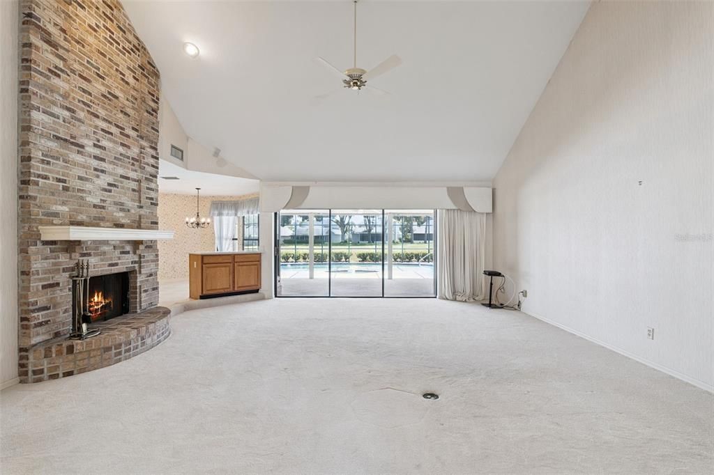 En Venta: $549,900 (4 camas, 3 baños, 3000 Pies cuadrados)