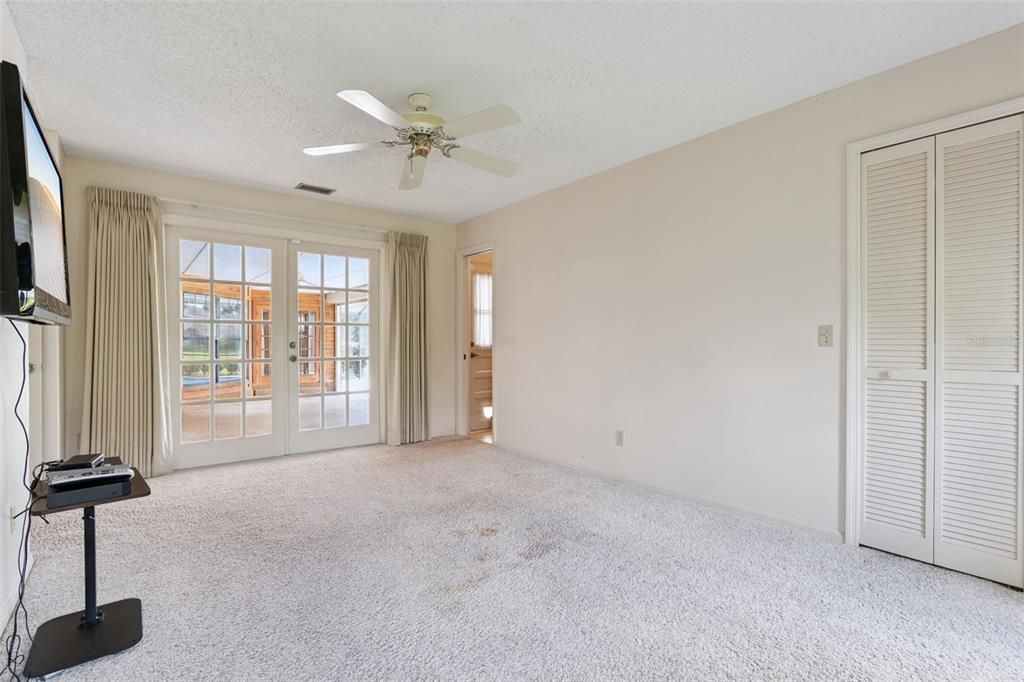 En Venta: $549,900 (4 camas, 3 baños, 3000 Pies cuadrados)
