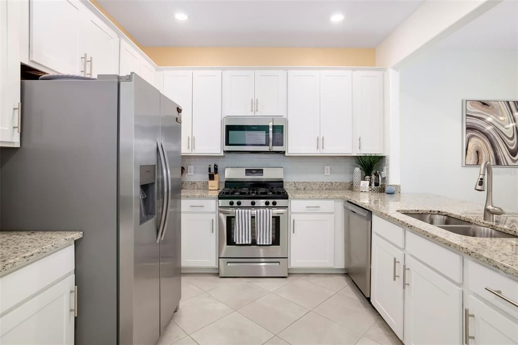 For Sale: $348,875 (3 beds, 2 baths, 1925 Square Feet)
