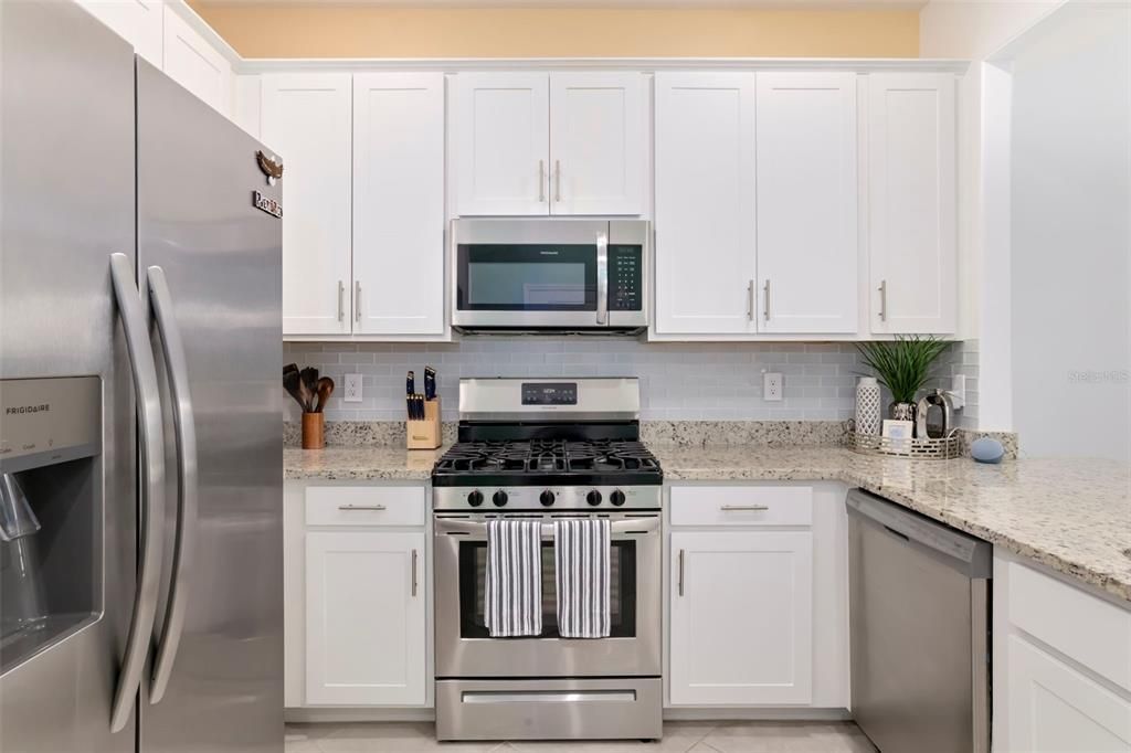 For Sale: $348,875 (3 beds, 2 baths, 1925 Square Feet)