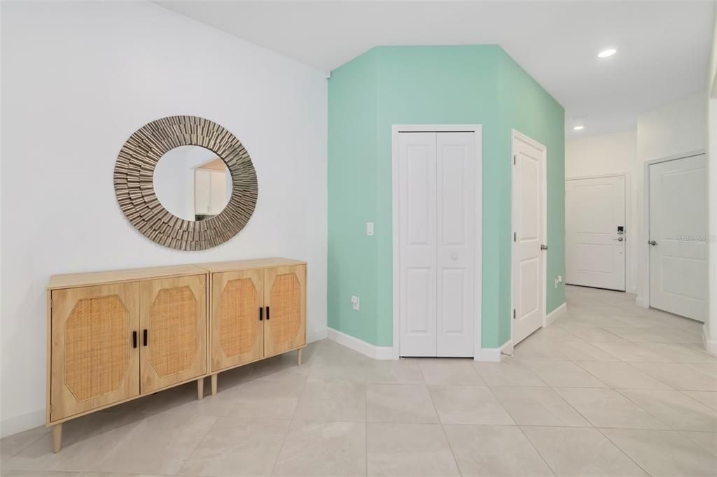 For Sale: $348,875 (3 beds, 2 baths, 1925 Square Feet)