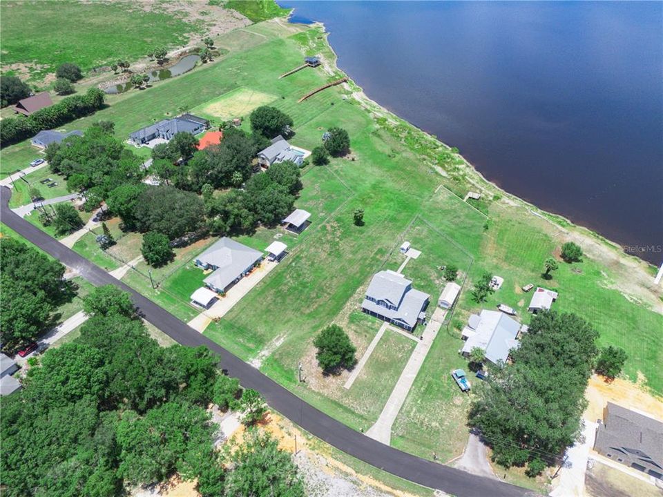 待售: $179,900 (0.94 acres)