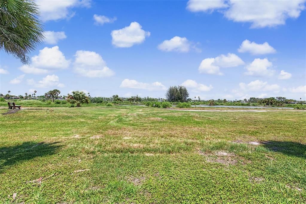 For Sale: $400,000 (2 beds, 2 baths, 1690 Square Feet)