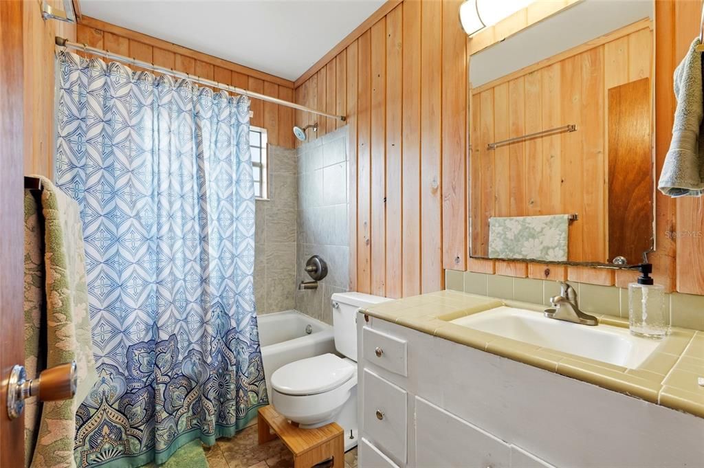 En Venta: $360,000 (4 camas, 3 baños, 1984 Pies cuadrados)
