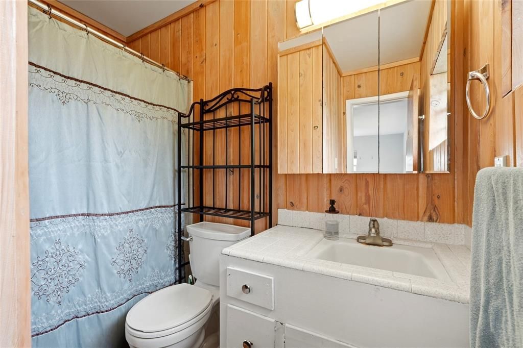 En Venta: $360,000 (4 camas, 3 baños, 1984 Pies cuadrados)