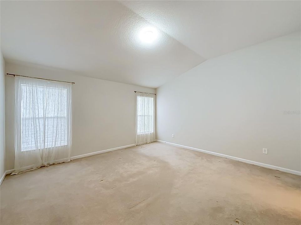 For Sale: $315,000 (4 beds, 2 baths, 1944 Square Feet)