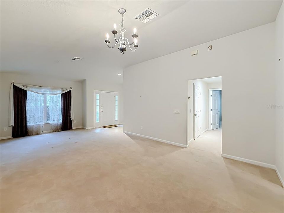 For Sale: $315,000 (4 beds, 2 baths, 1944 Square Feet)