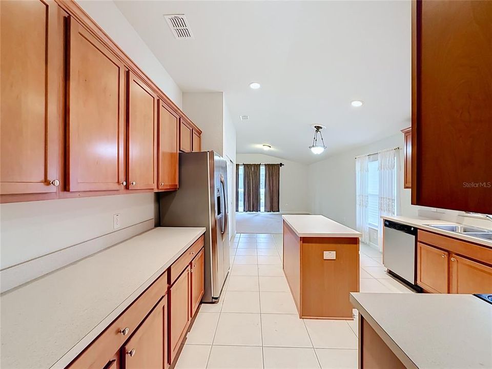 For Sale: $315,000 (4 beds, 2 baths, 1944 Square Feet)