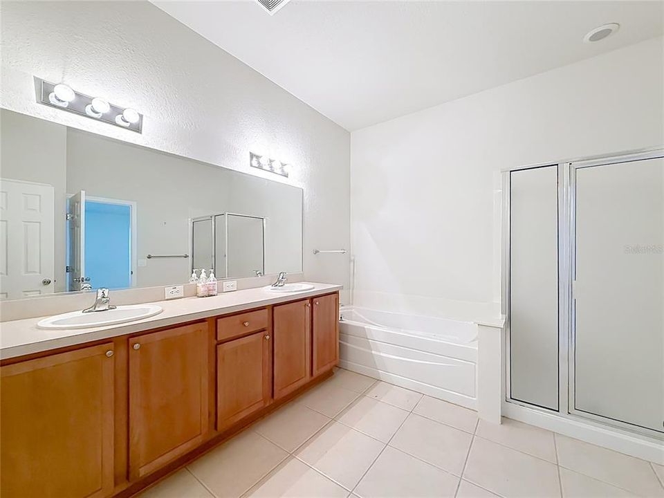 For Sale: $315,000 (4 beds, 2 baths, 1944 Square Feet)