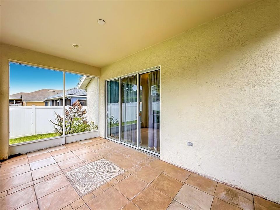 For Sale: $315,000 (4 beds, 2 baths, 1944 Square Feet)