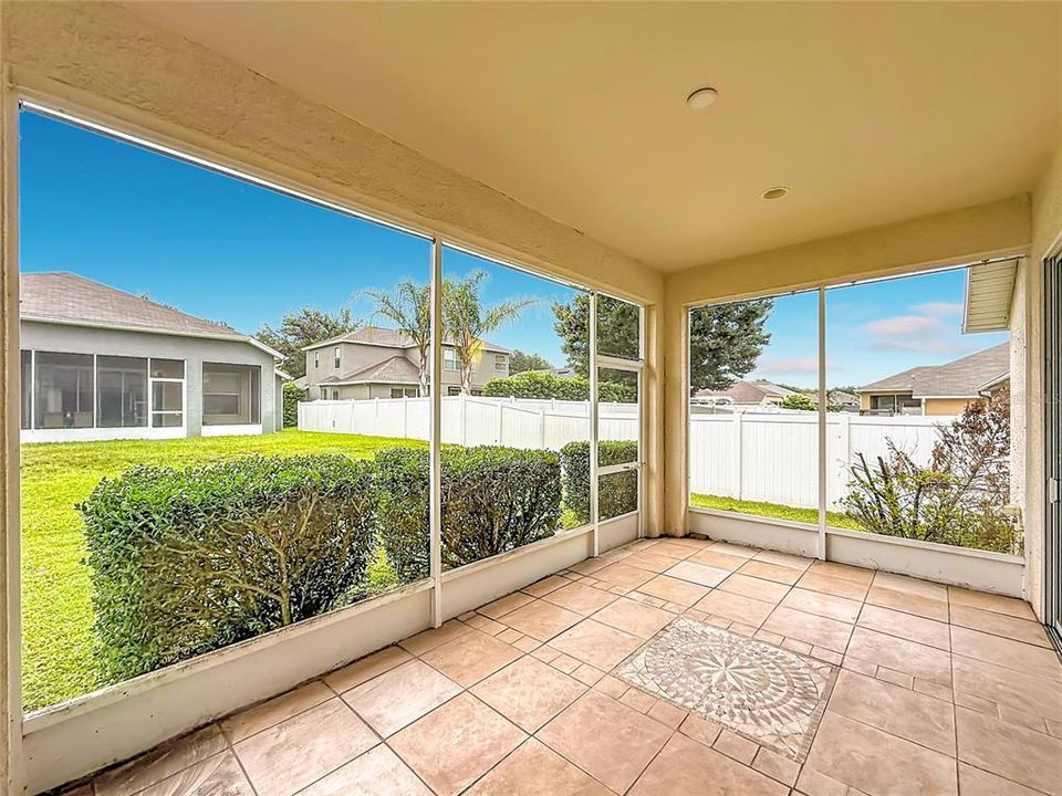 For Sale: $315,000 (4 beds, 2 baths, 1944 Square Feet)