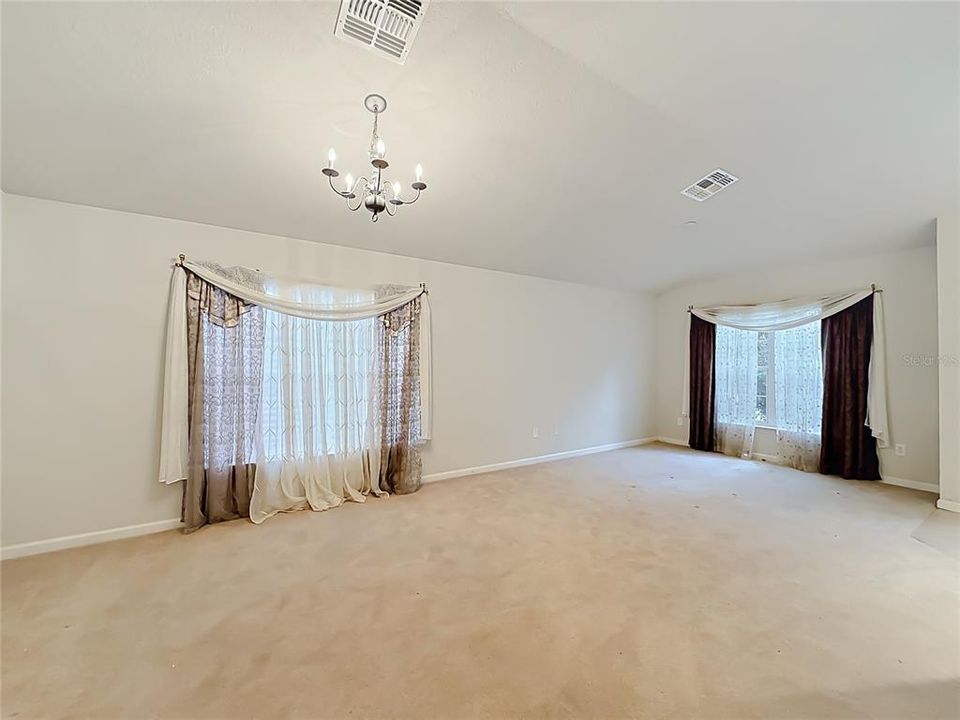 For Sale: $315,000 (4 beds, 2 baths, 1944 Square Feet)