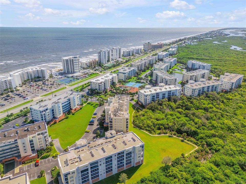 На продажу: $374,900 (2 спален, 2 ванн, 1389 Квадратных фут)