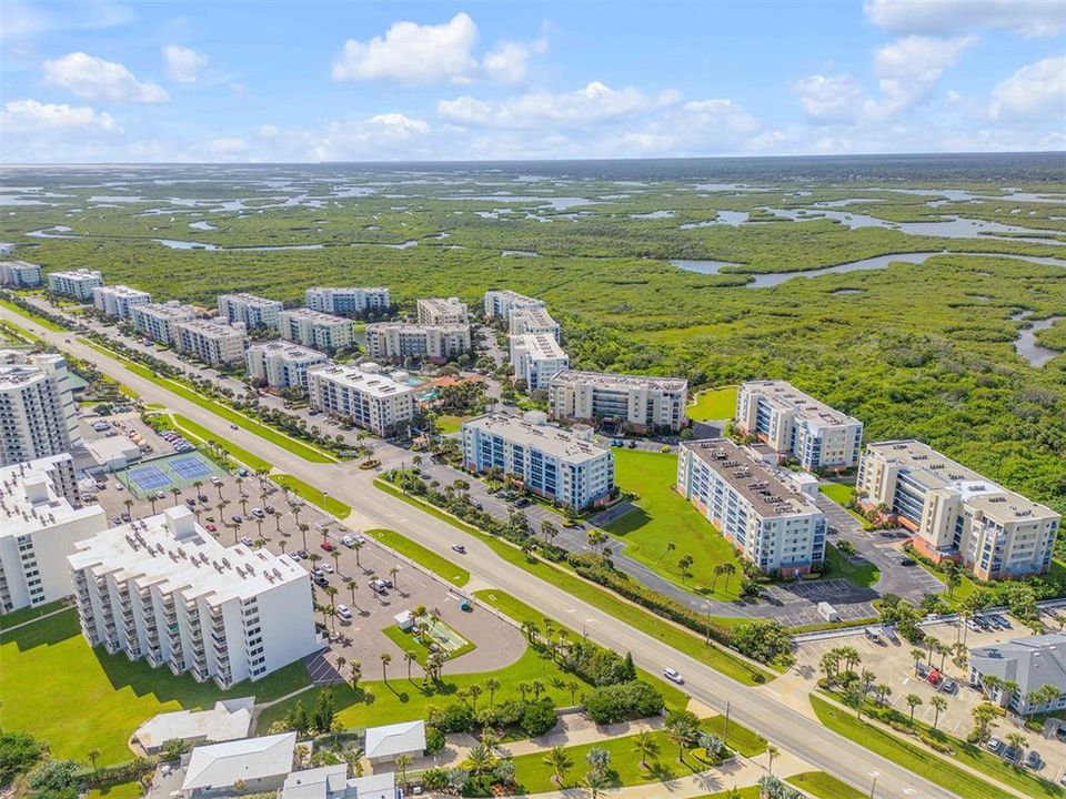 На продажу: $374,900 (2 спален, 2 ванн, 1389 Квадратных фут)
