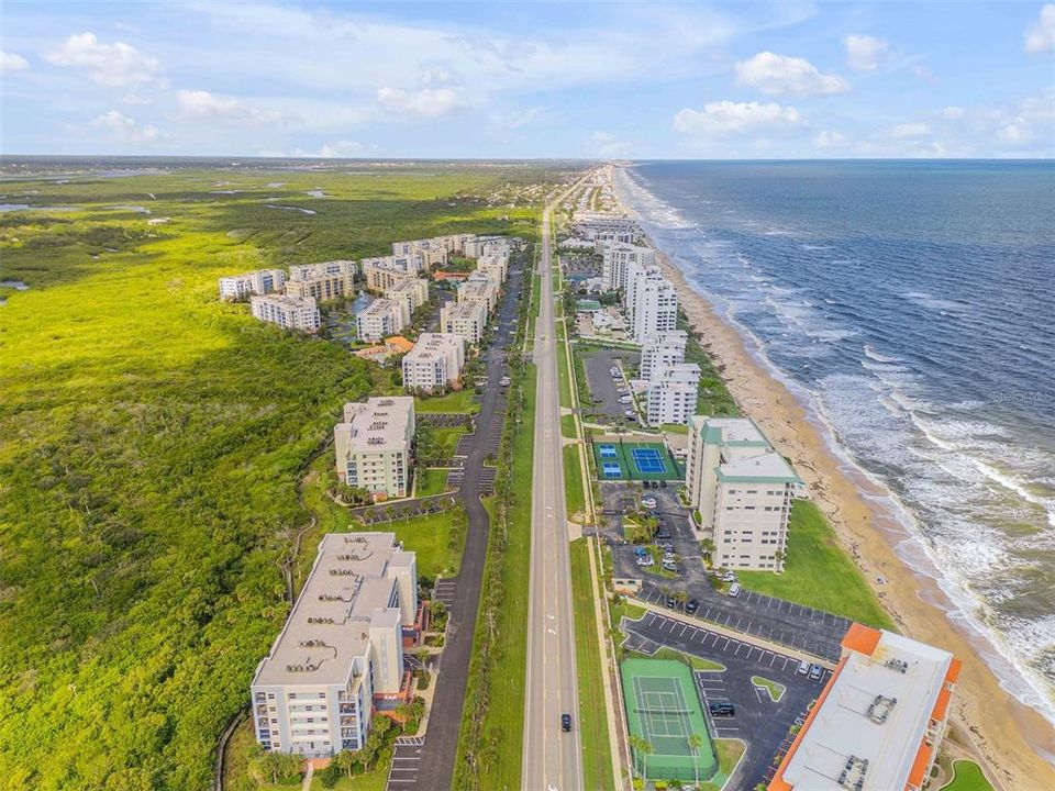 На продажу: $374,900 (2 спален, 2 ванн, 1389 Квадратных фут)