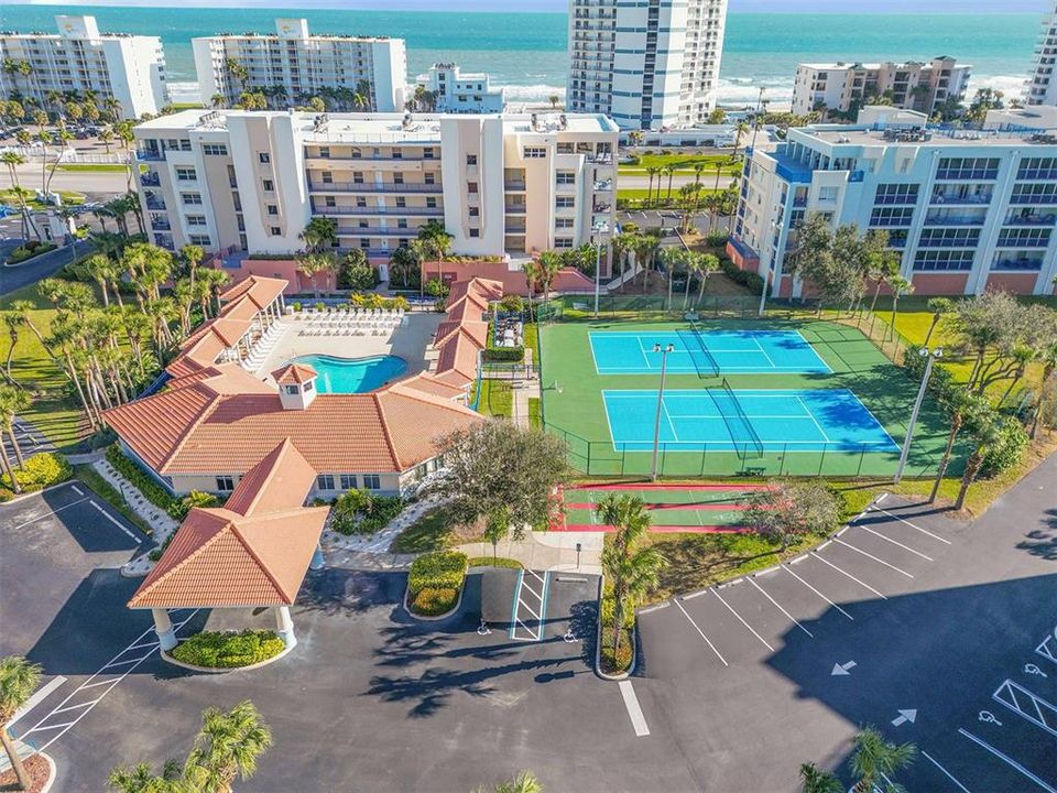 На продажу: $374,900 (2 спален, 2 ванн, 1389 Квадратных фут)