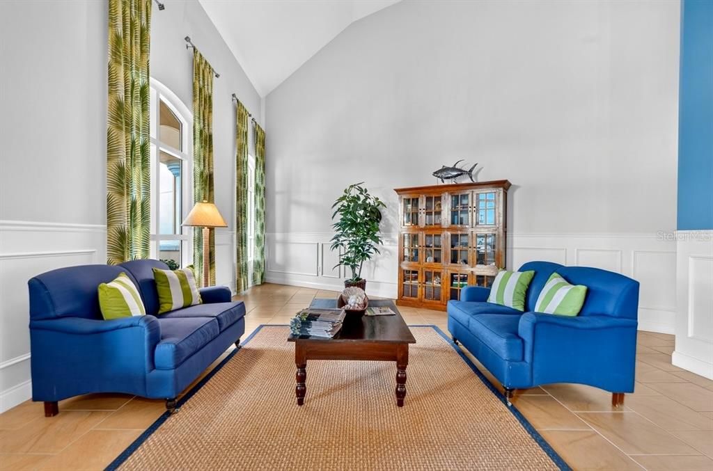 На продажу: $299,900 (2 спален, 2 ванн, 1615 Квадратных фут)